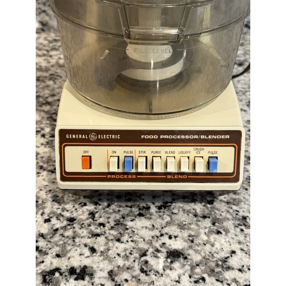 Vintage General Electric food processor/blender - model D3FP2 - Tested/Working